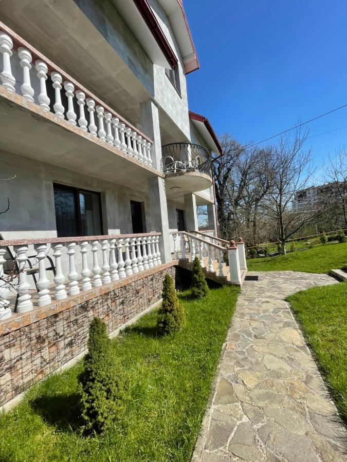 У Михайла Bed & Breakfast Truskavets Exterior photo
