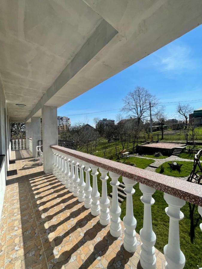 У Михайла Bed & Breakfast Truskavets Exterior photo